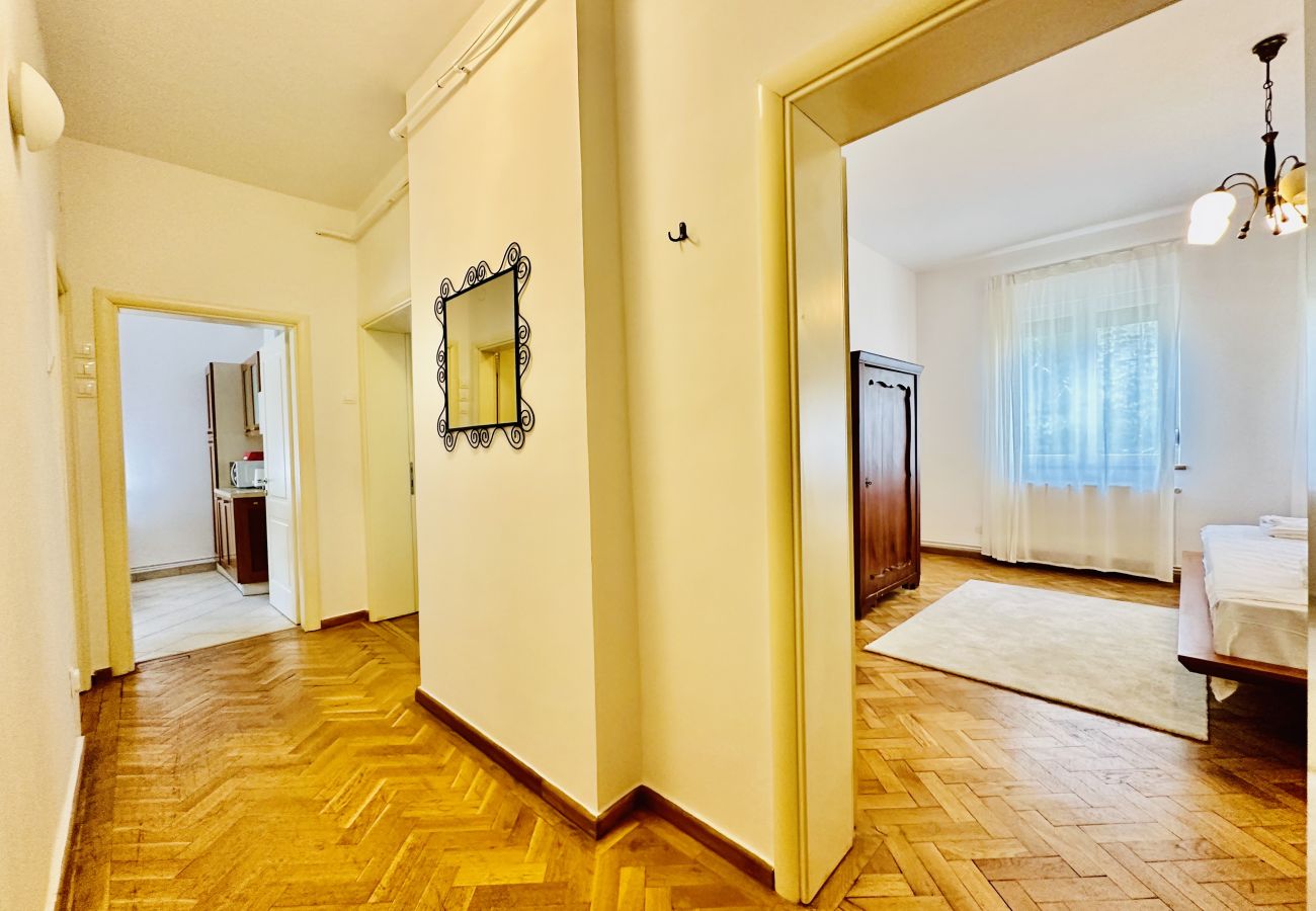 Apartment in Bucharest - Central University Square 1BDR Apartment