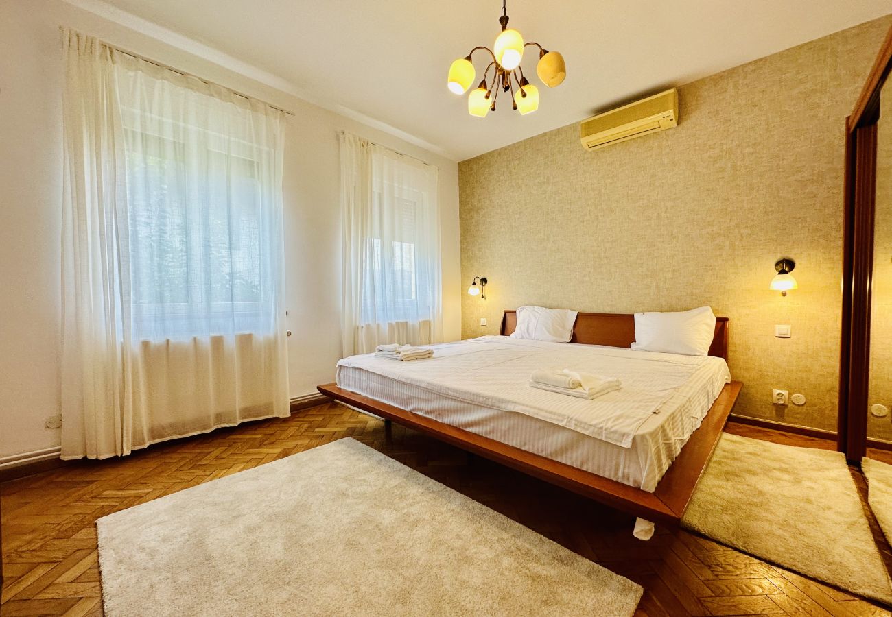 Apartment in Bucharest - Central University Square 1BDR Apartment