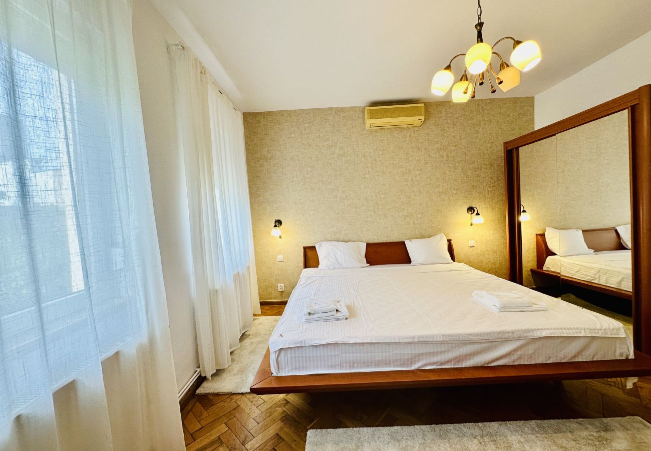 Apartment in Bucharest - Central University Square 1BDR Apartment
