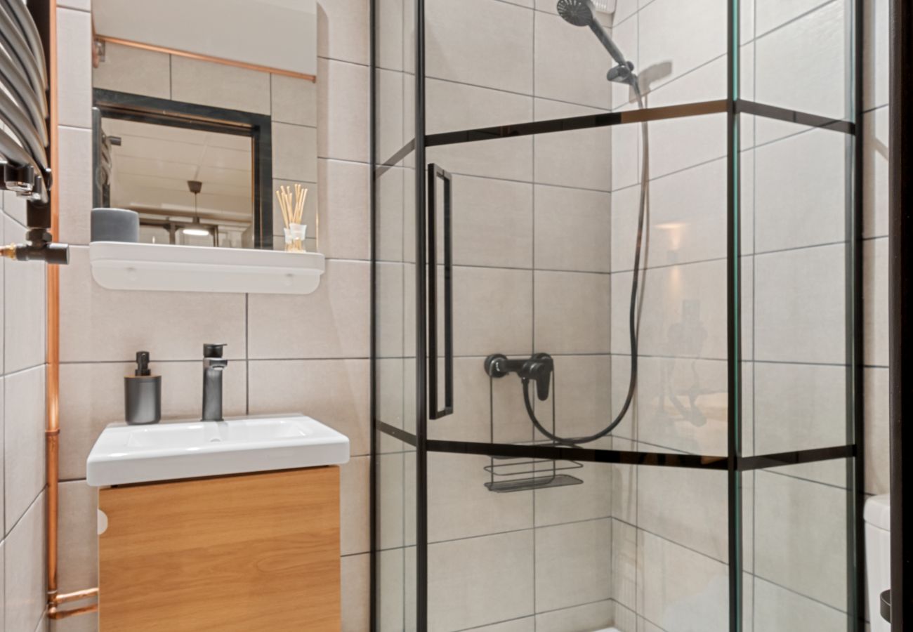 Studio in Bucharest - Charming Studio in City Center