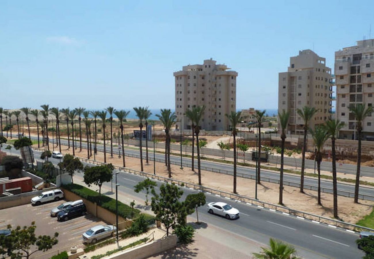 Apartment in Netanya - SHELTER in Netanya Family Apartment with Balcony by FeelHome