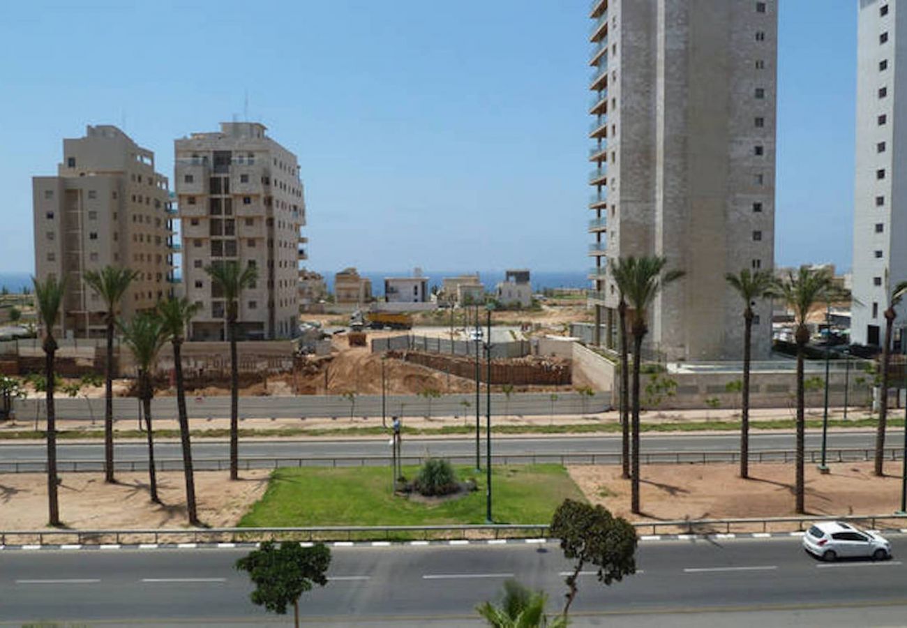 Apartment in Netanya - SHELTER in Netanya Family Apartment with Balcony by FeelHome