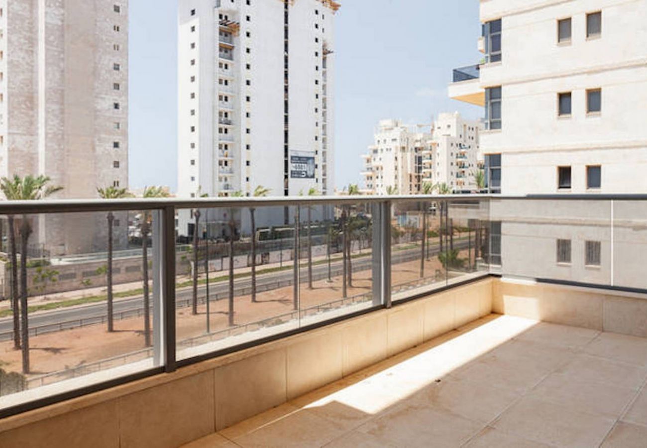 Apartment in Netanya - SHELTER in Netanya Family Apartment with Balcony by FeelHome