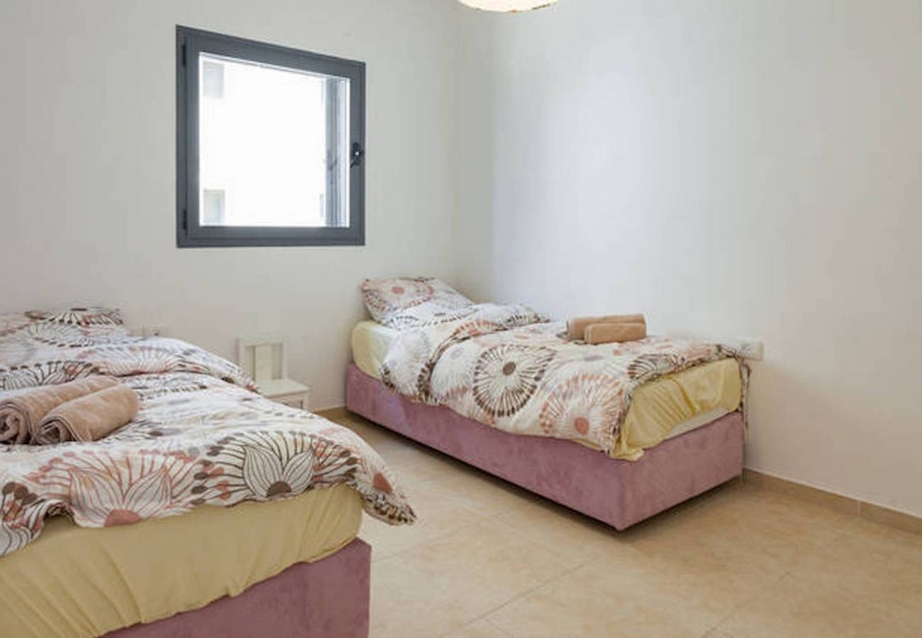 Apartment in Netanya - SHELTER in Netanya Family Apartment with Balcony by FeelHome