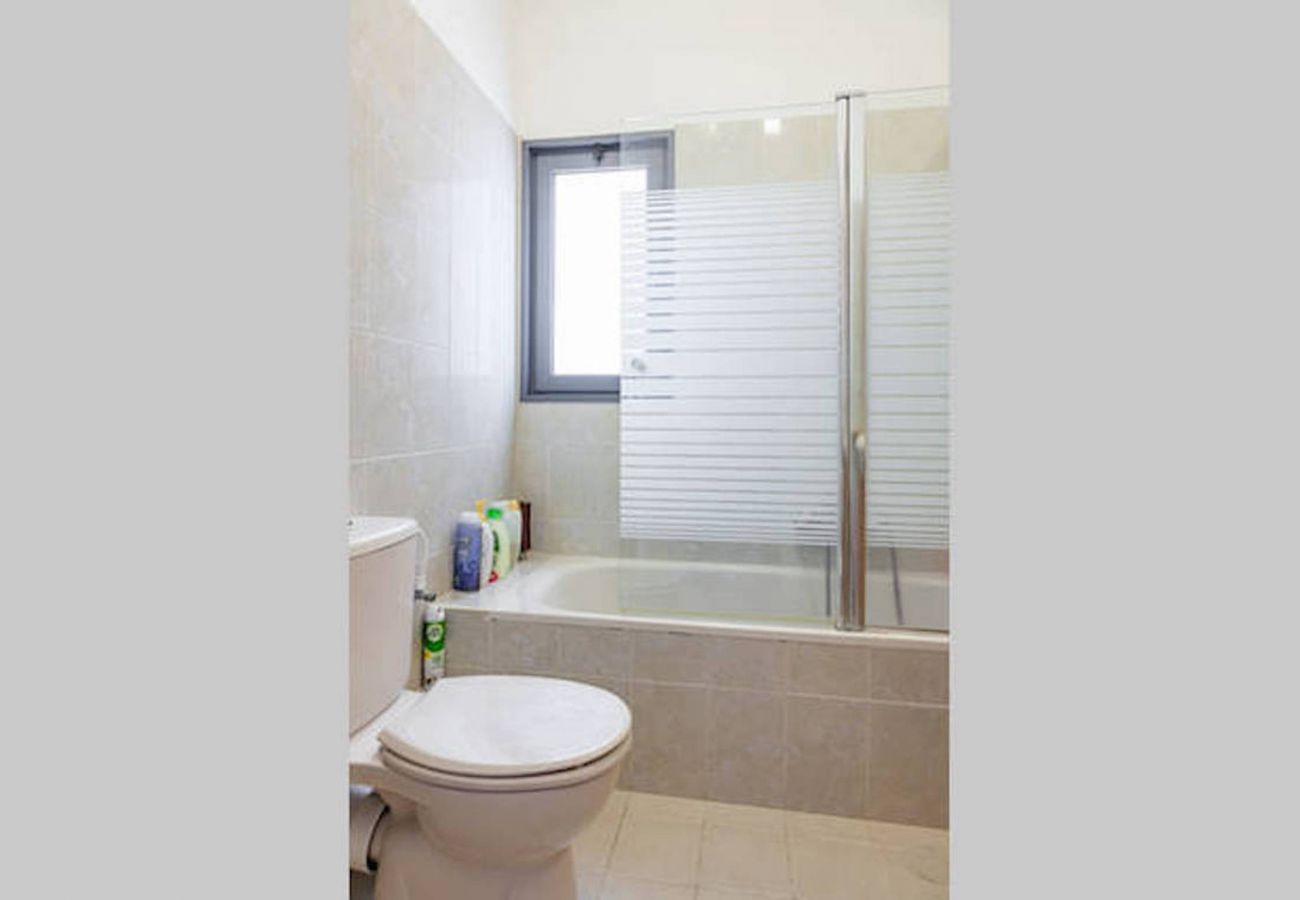 Apartment in Netanya - SHELTER in Netanya Family Apartment with Balcony by FeelHome