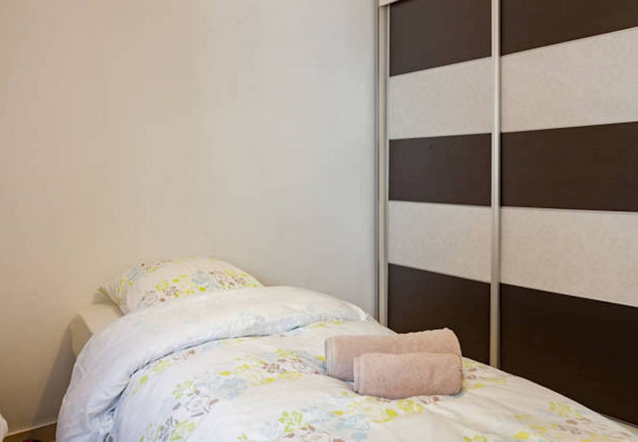 Apartment in Netanya - SHELTER in Netanya Family Apartment with Balcony by FeelHome