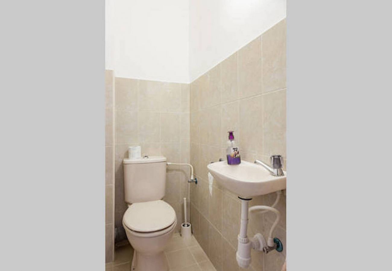 Apartment in Netanya - SHELTER in Netanya Family Apartment with Balcony by FeelHome