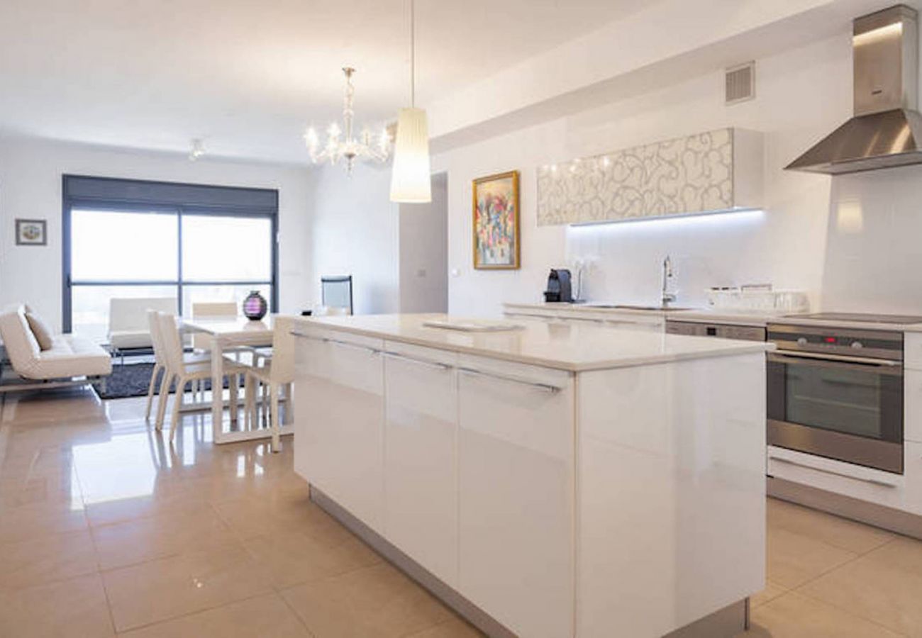 Apartment in Netanya - SHELTER in Netanya Family Apartment with Balcony by FeelHome