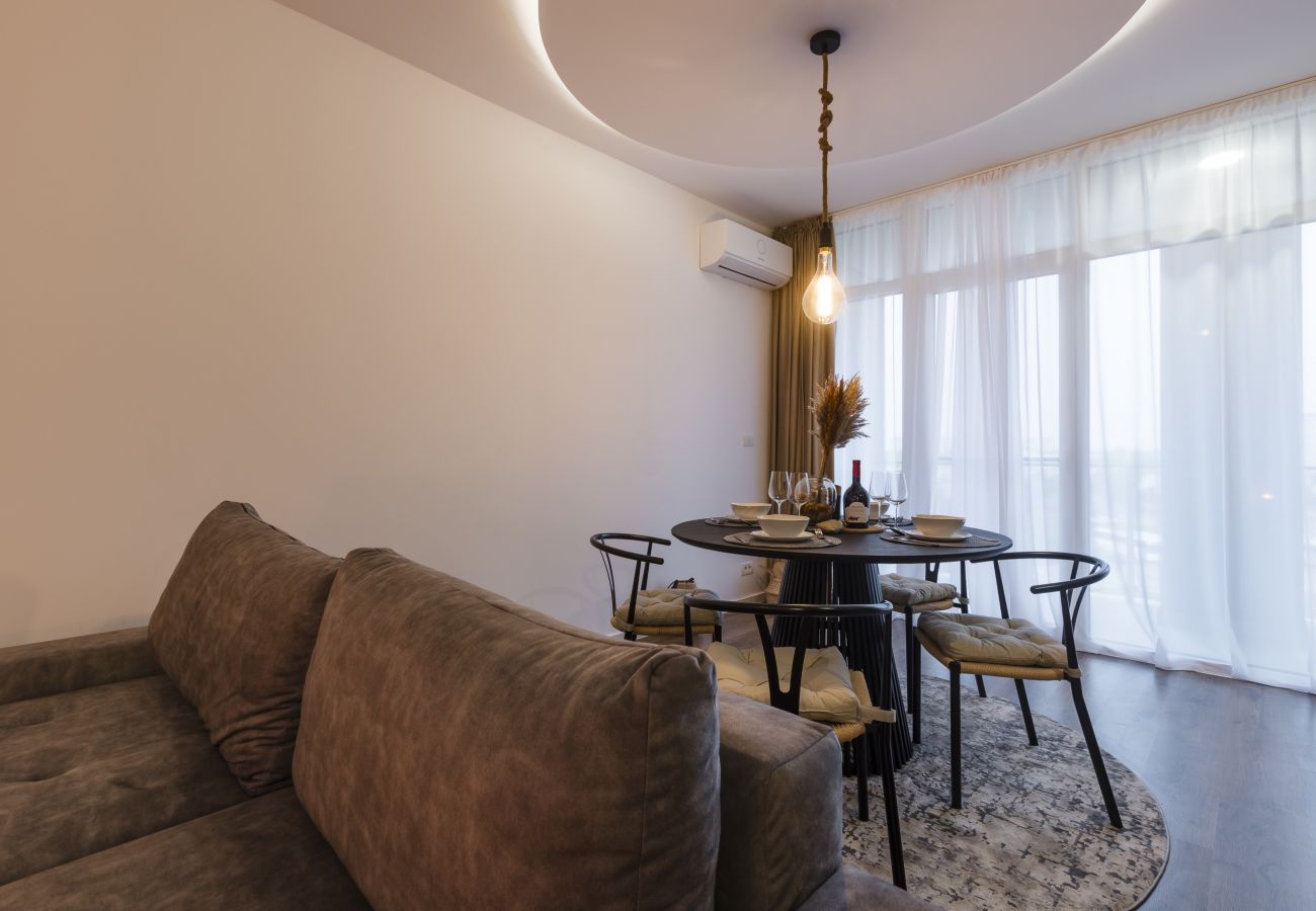 Apartment in Timisoara - 1BDR near Iulius Mall with Balcony & Private Parking