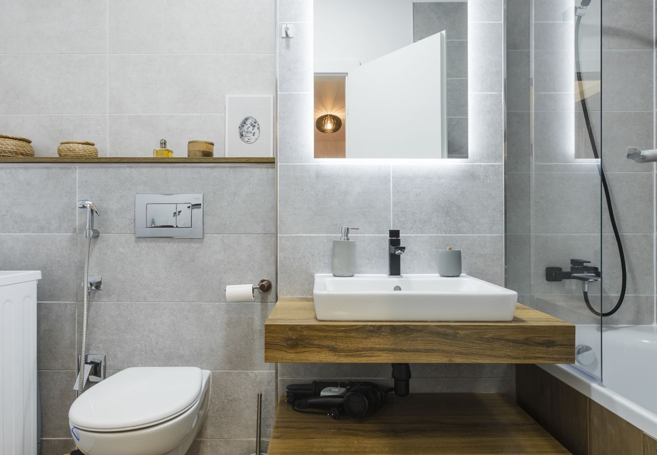 Apartment in Timisoara - RentForComfort near Iulius Mall with Balcony & Private Parking