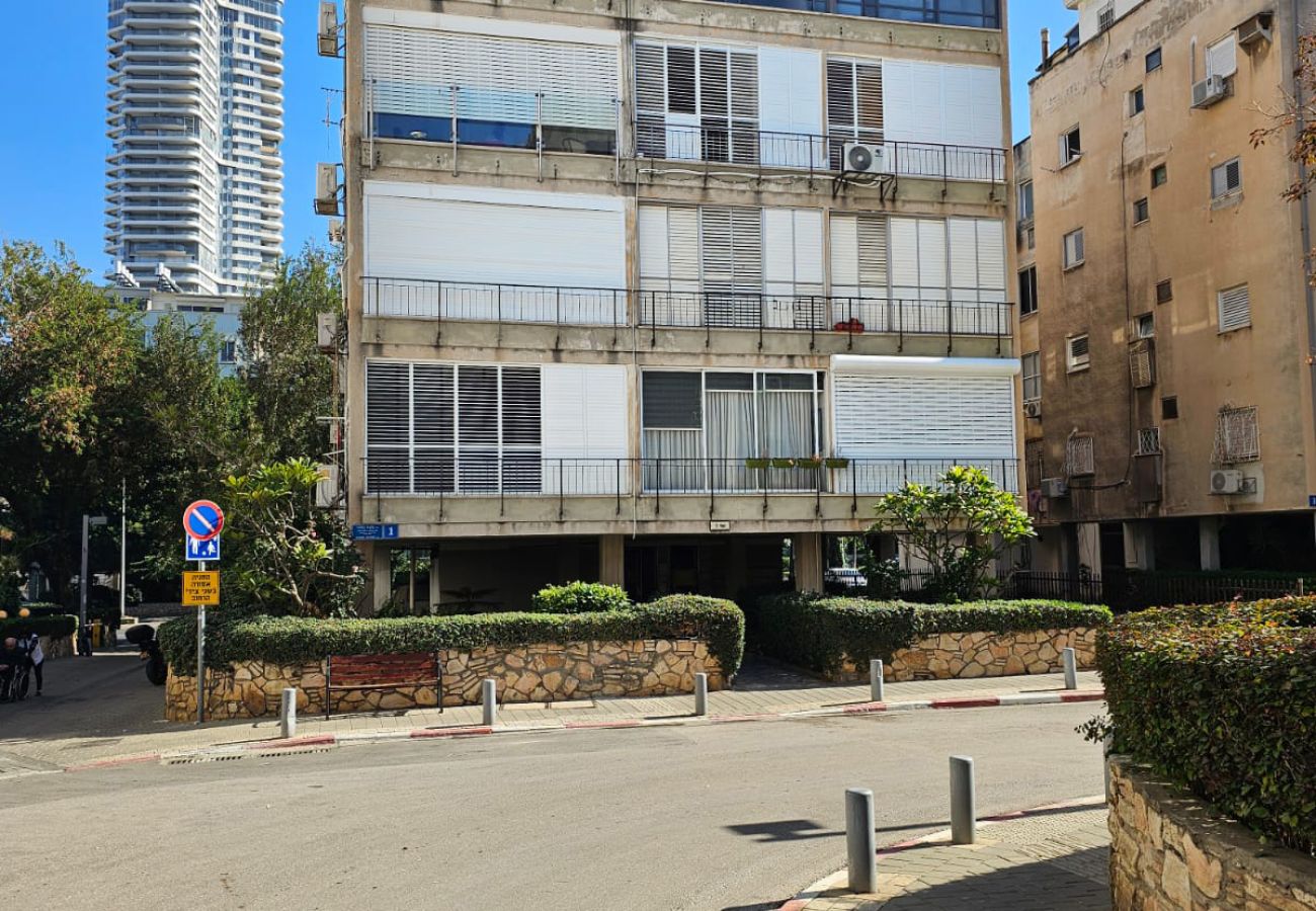 Apartment in Tel Aviv - Jaffa - Tranquil & Charming Apt near Hayarkon Park by FeelHome