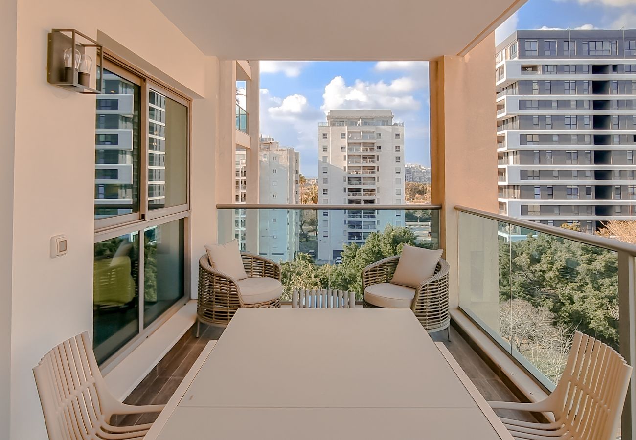 Apartment in Tel Aviv - Jaffa - Spacious and Bright Condo in Kohav Hatsafon FeelHome