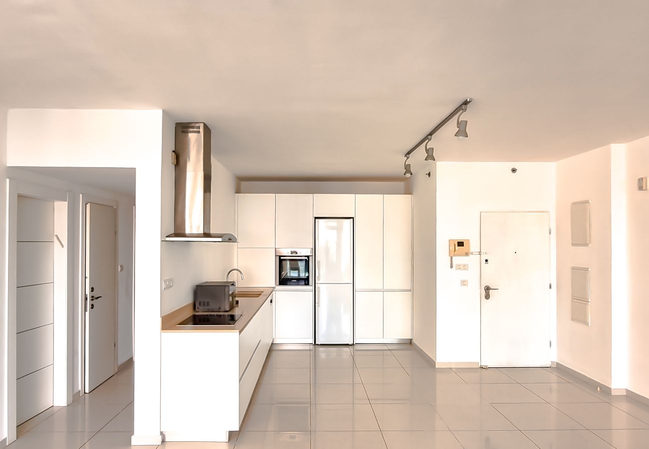 Apartment in Tel Aviv - Jaffa - Spacious and Bright Condo in Kohav Hatsafon FeelHome