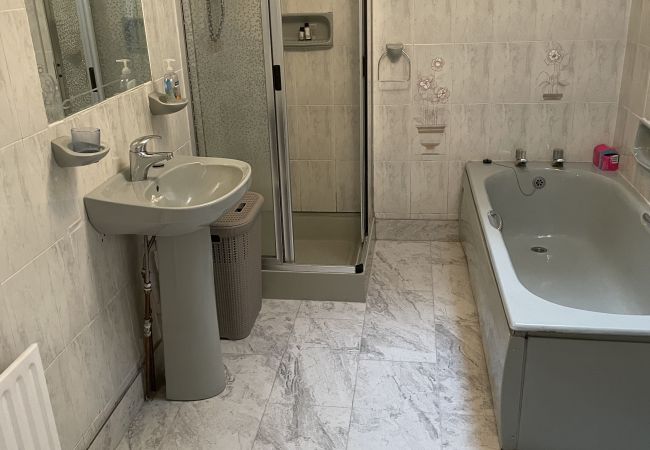 House in Galway City - Wild Atlantic Way - Spiddal Road House in Galway City - Wild Atlantic Way - Spiddal Road