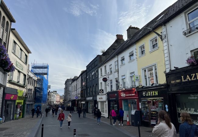 House in Galway City - Wild Atlantic Way - Spiddal Road