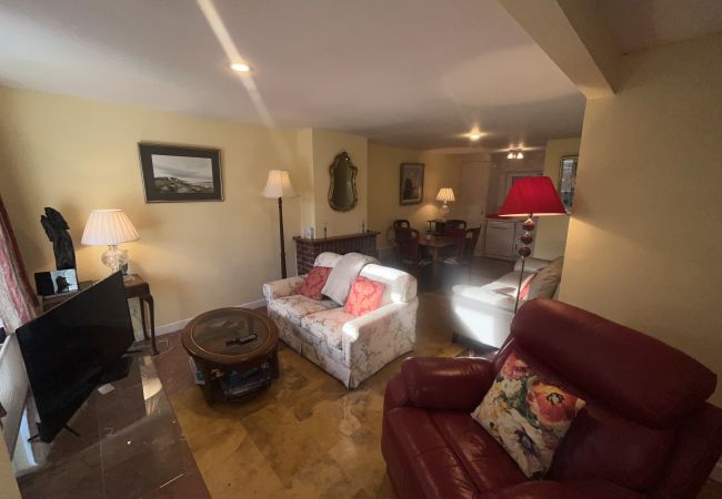 House in Galway City - Wild Atlantic Way - Spiddal Road House in Galway City - Wild Atlantic Way - Spiddal Road