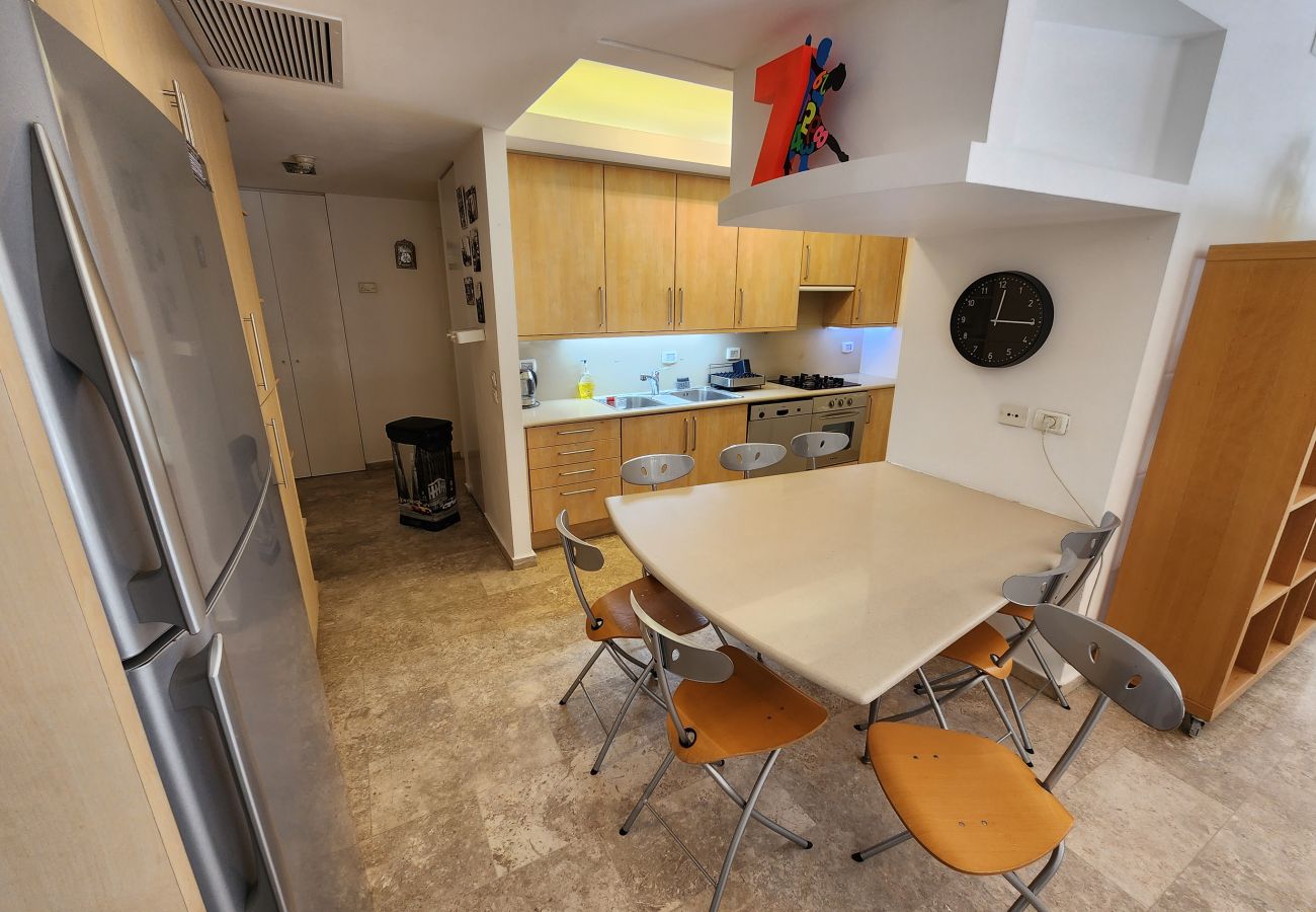 Apartment in Jerusalem - David's Village with Pool & Patio for Families by FeelHome