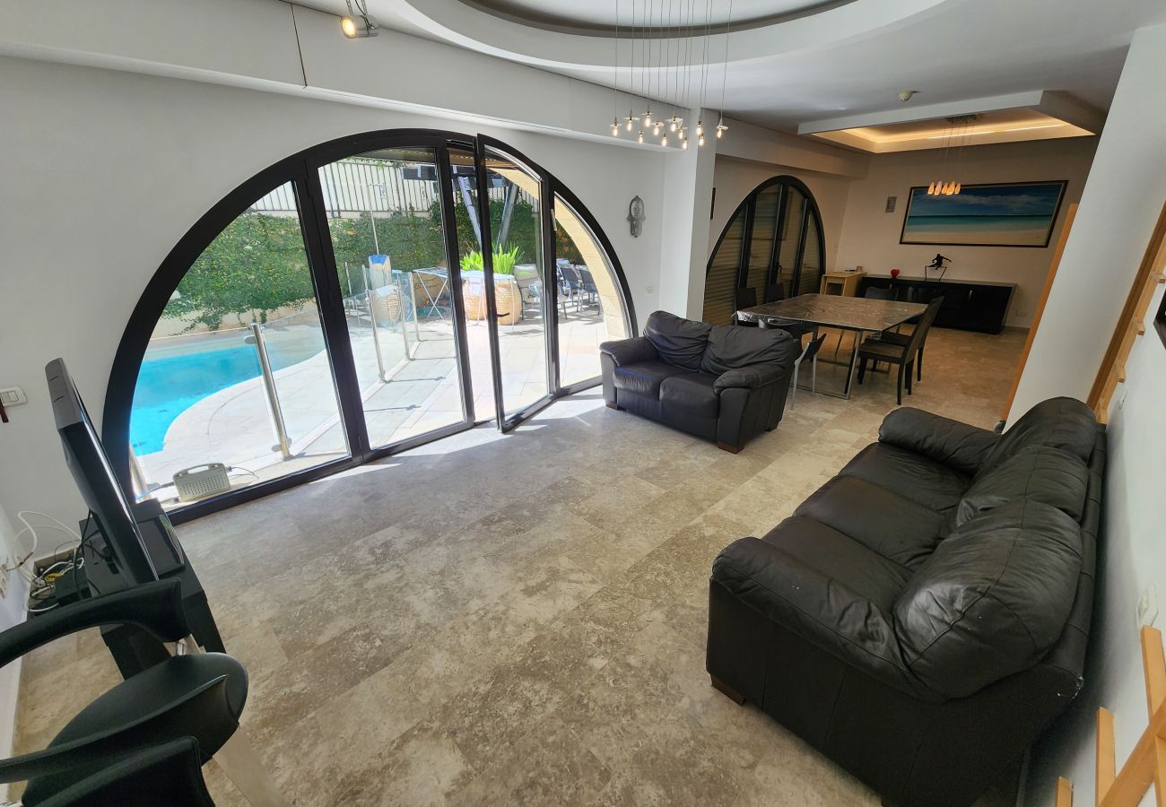 Apartment in Jerusalem - David's Village with Pool & Patio for Families by FeelHome