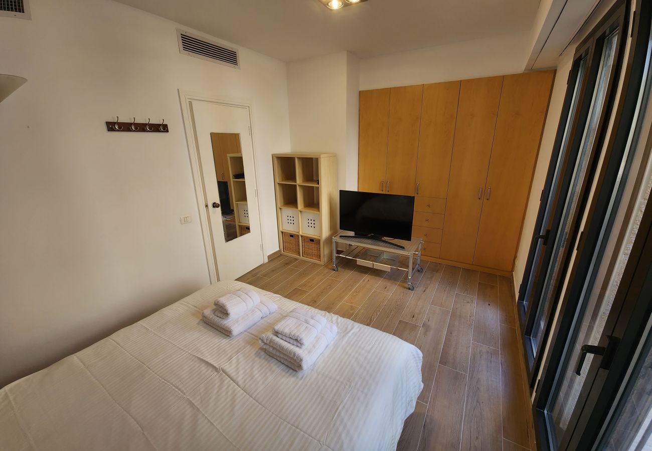 Apartment in Jerusalem - David's Village with Pool & Patio for Families by FeelHome