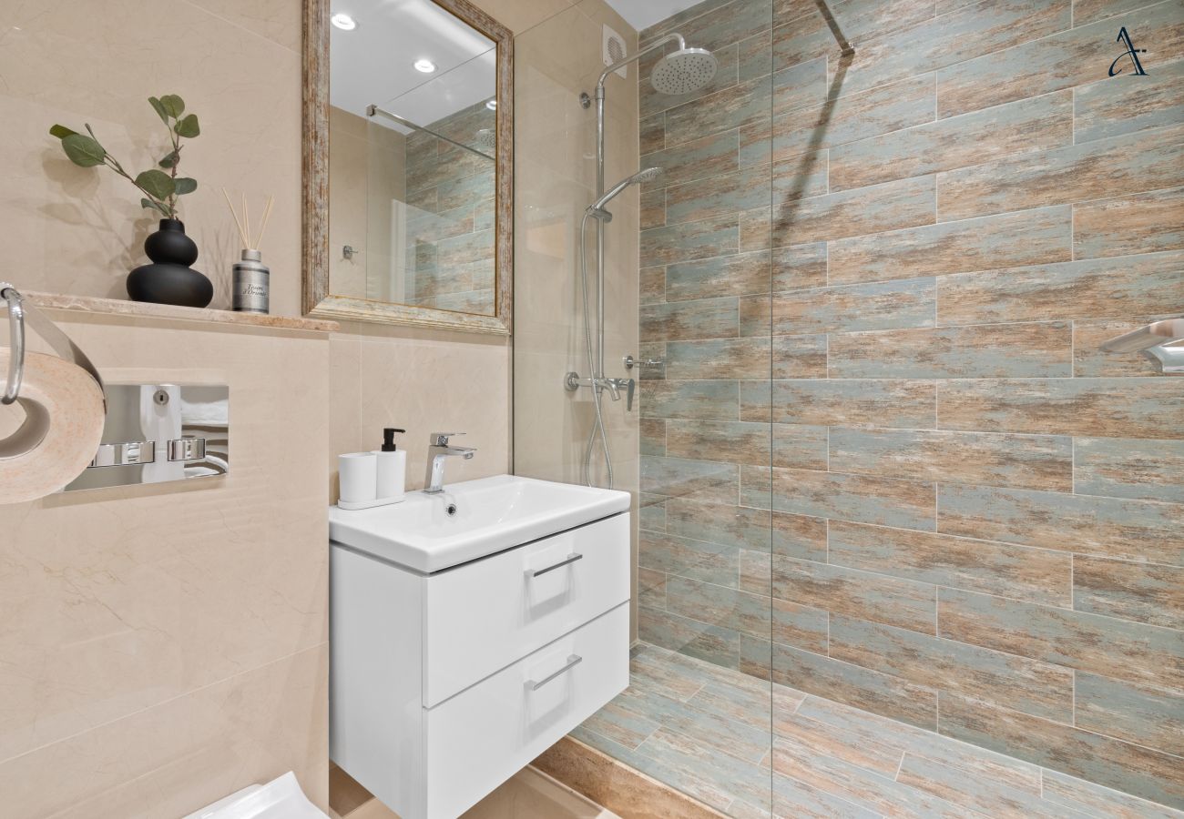 Apartment in Bucharest - RentForComfort Penthouse Romana