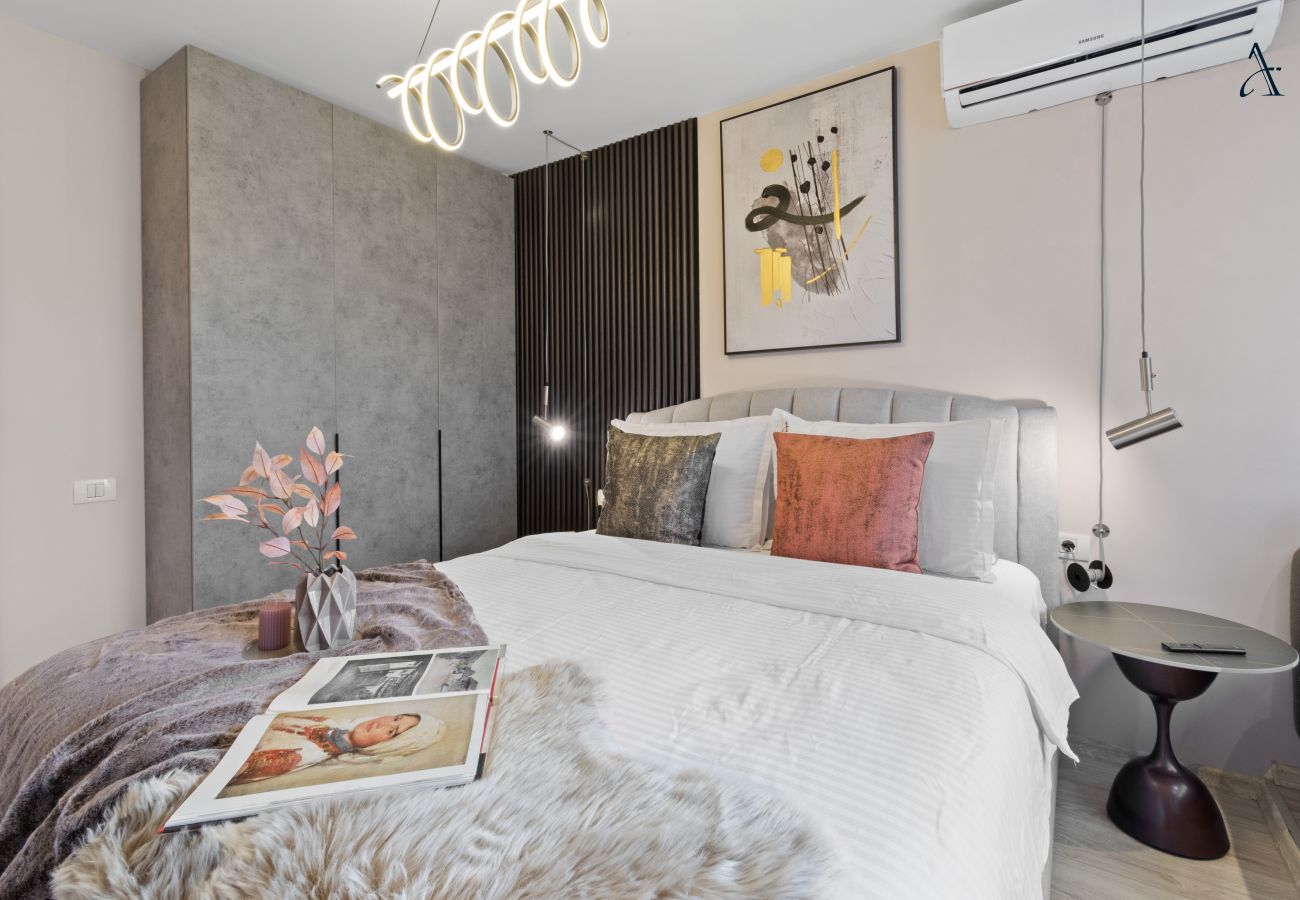 Apartment in Bucharest - RentForComfort Penthouse Romana