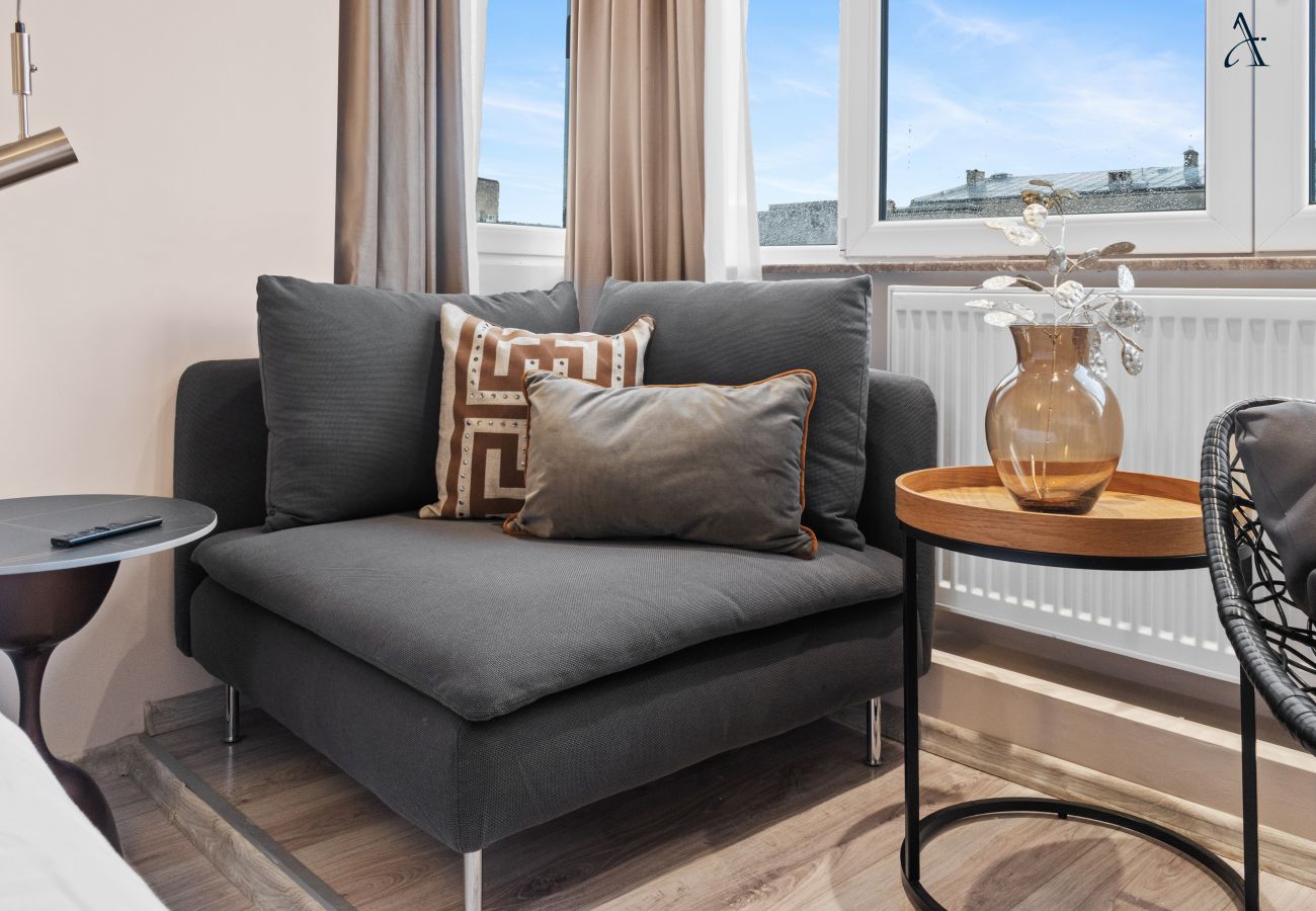 Apartment in Bucharest - RentForComfort Penthouse Romana