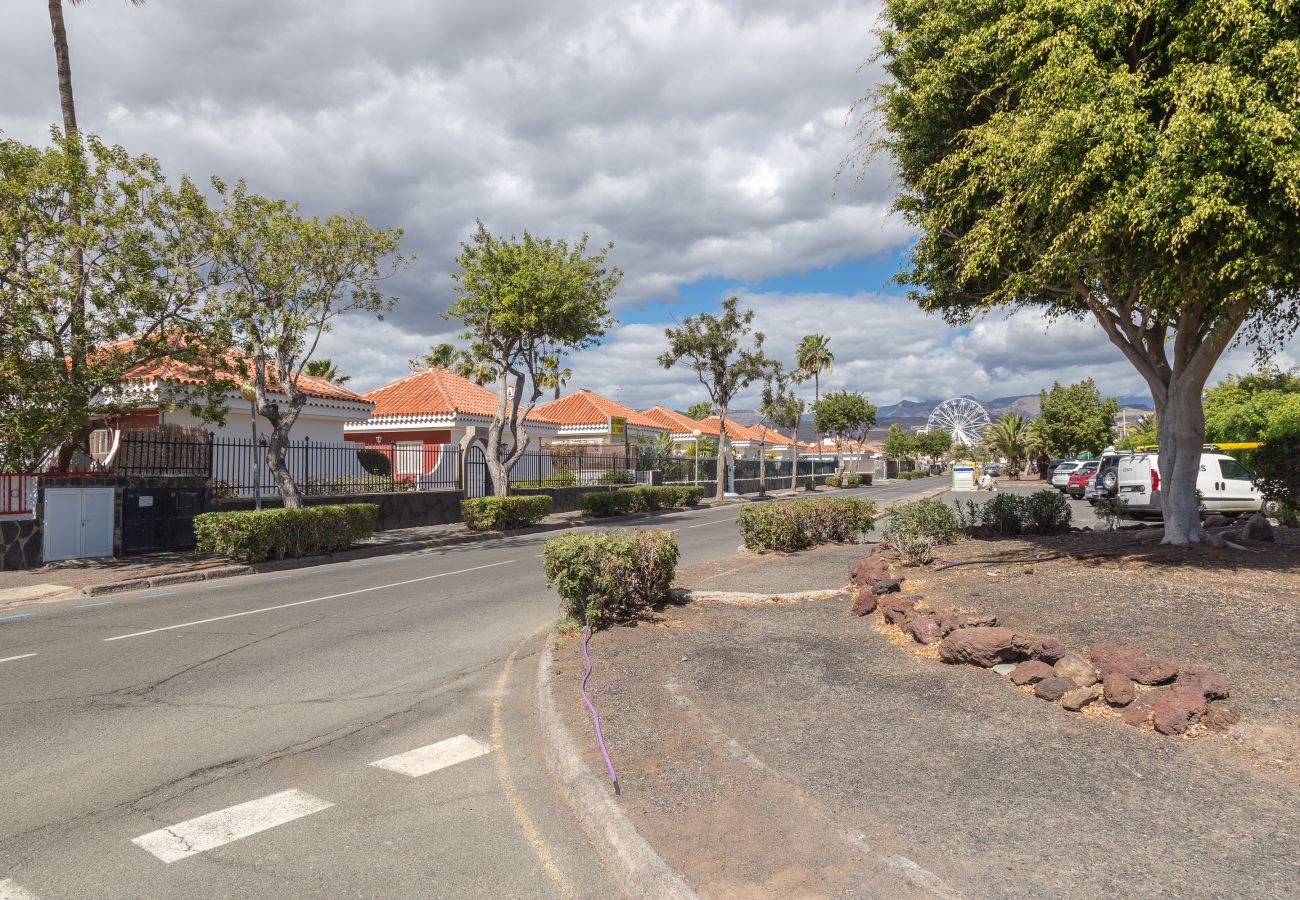 Bungalow in San Bartolomé de Tirajana - Lightbooking Los Tunos Maspalomas private terrace