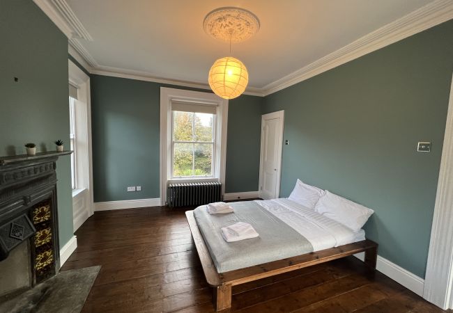 House in Dublin - Tranquil Retreat in Historic Chapelizod, House in Dublin - Tranquil Retreat in Historic Chapelizod,