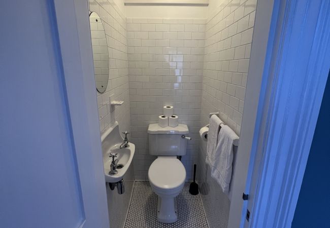 House in Dublin - Tranquil Retreat in Historic Chapelizod, House in Dublin - Tranquil Retreat in Historic Chapelizod,