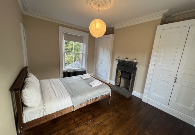 House in Dublin - Tranquil Retreat in Historic Chapelizod, House in Dublin - Tranquil Retreat in Historic Chapelizod,