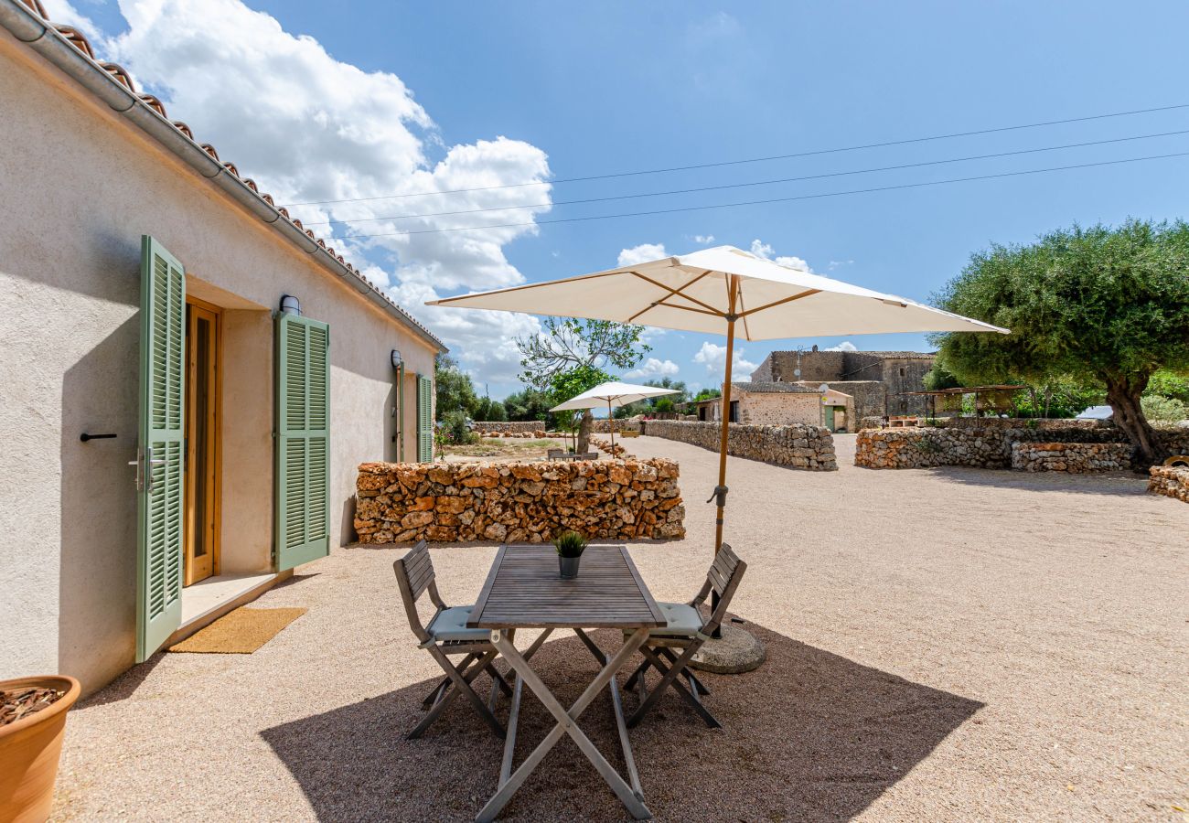 Farm stay in Costitx - YourHouse Cal Tio 3, peaceful apartment in a farmhouse