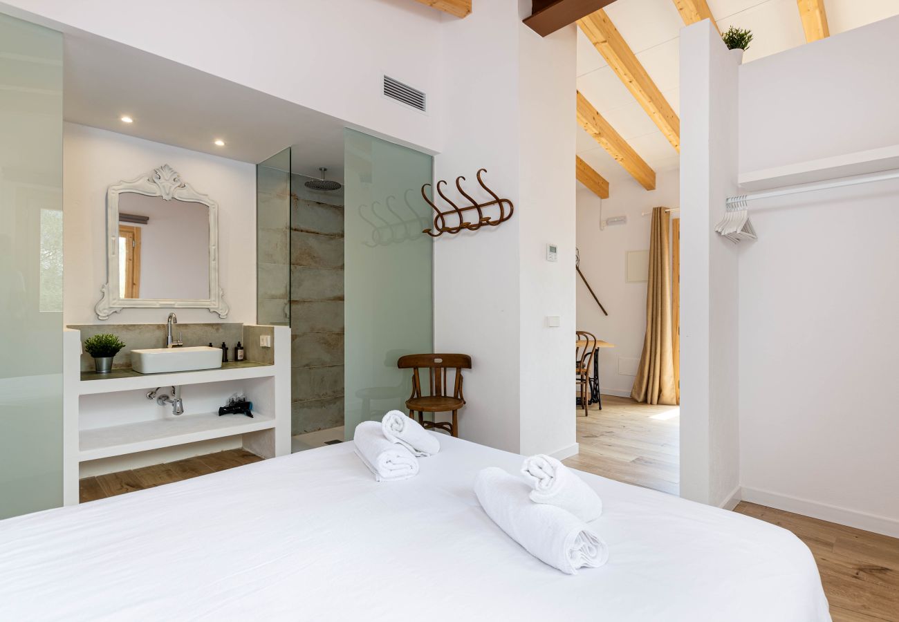 Farm stay in Costitx - Cal Tio 4 YourHouse, lovely apartment in a farmhouse with shared pool