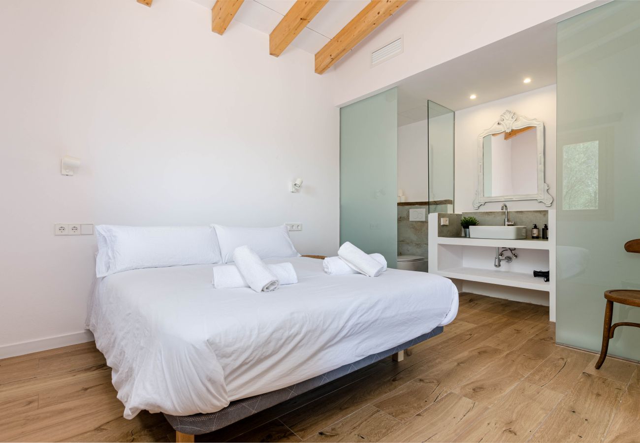 Farm stay in Costitx - Cal Tio 4 YourHouse, lovely apartment in a farmhouse with shared pool