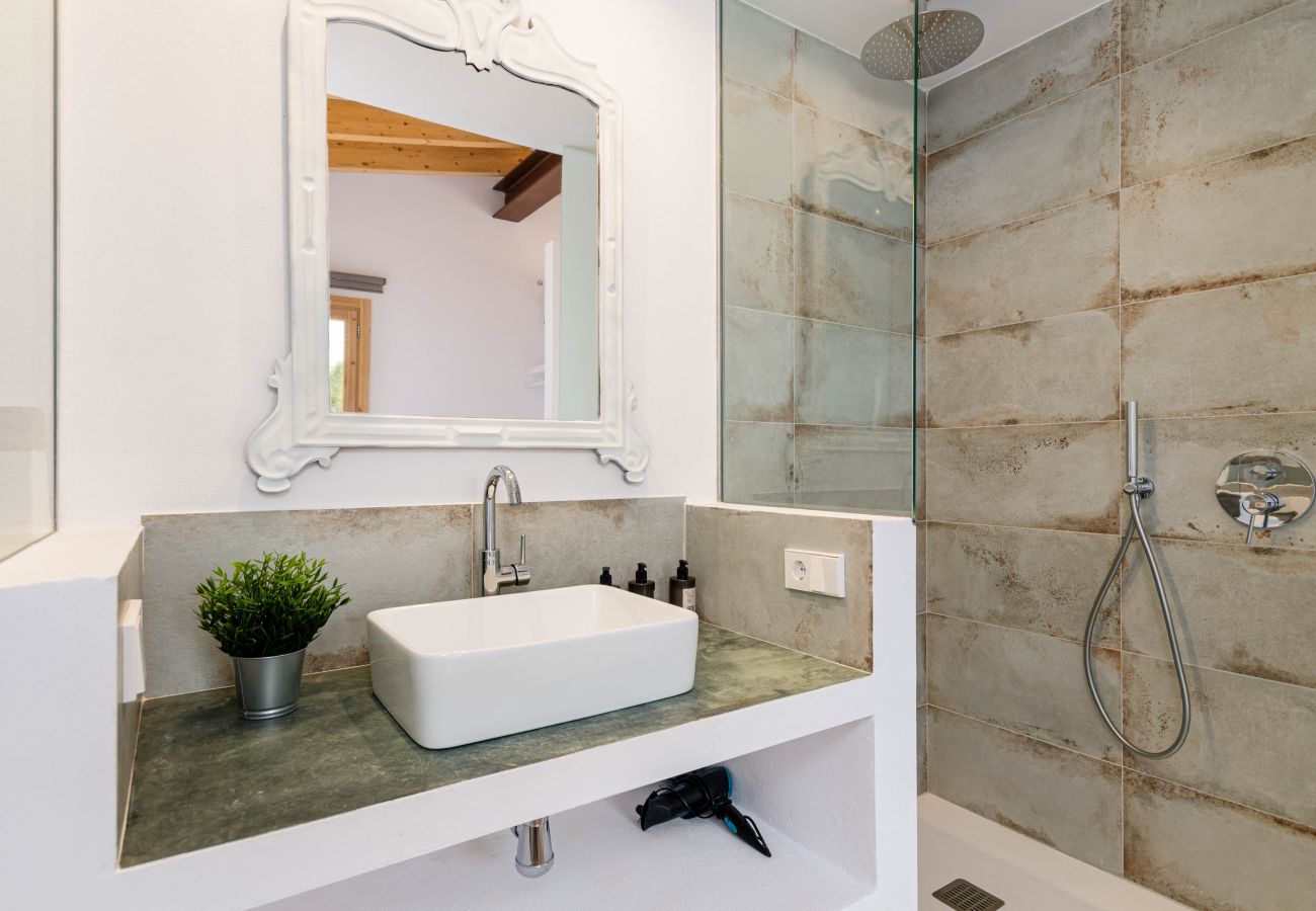 Farm stay in Costitx - Cal Tio 4 YourHouse, lovely apartment in a farmhouse with shared pool