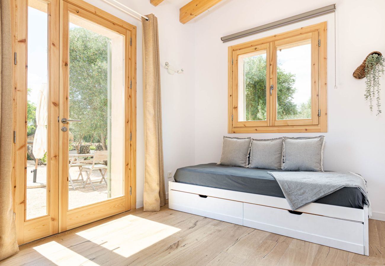 Farm stay in Costitx - Cal Tio 4 YourHouse, lovely apartment in a farmhouse with shared pool
