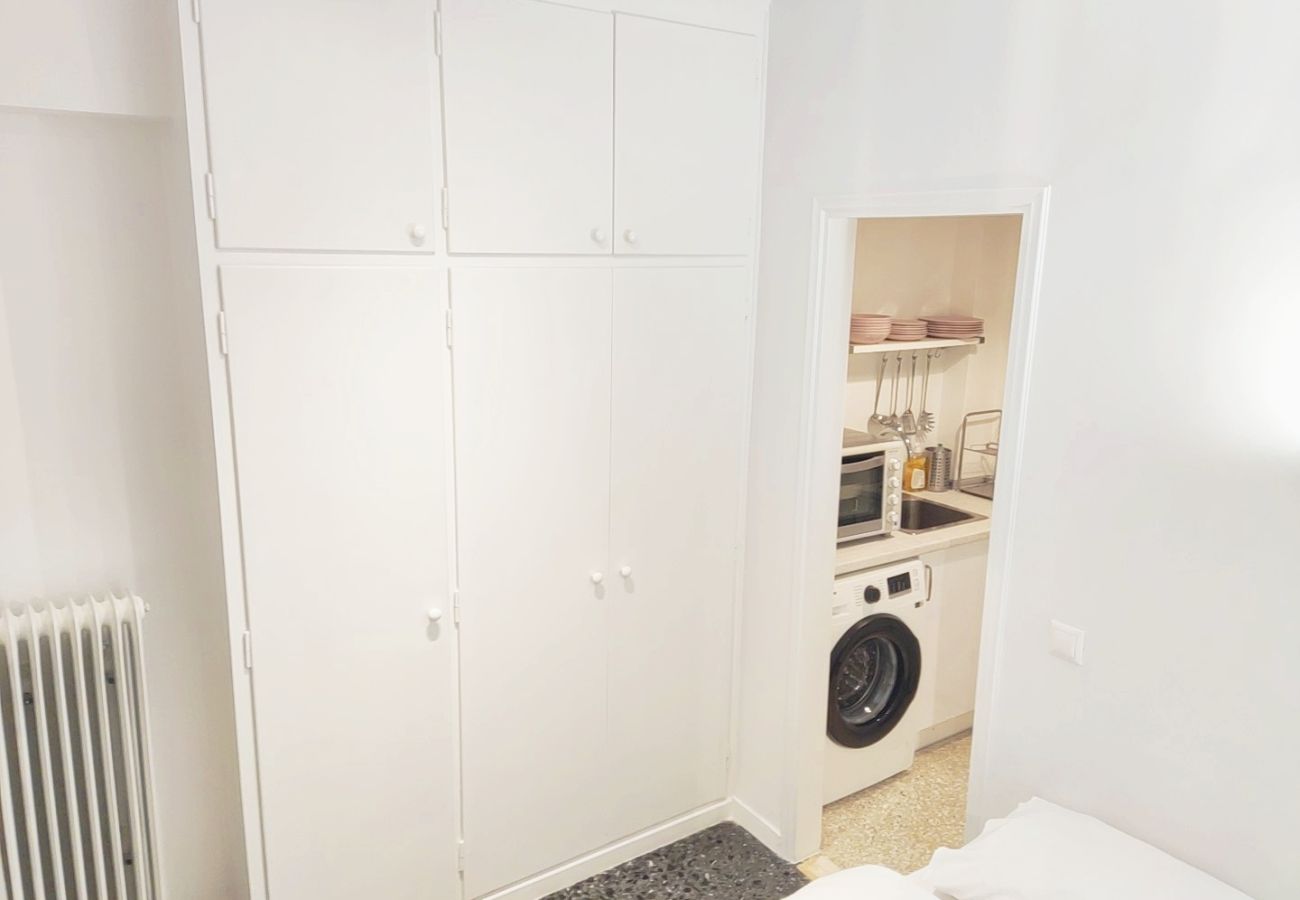 Apartment in Athens - Eirinis Athinaias 11