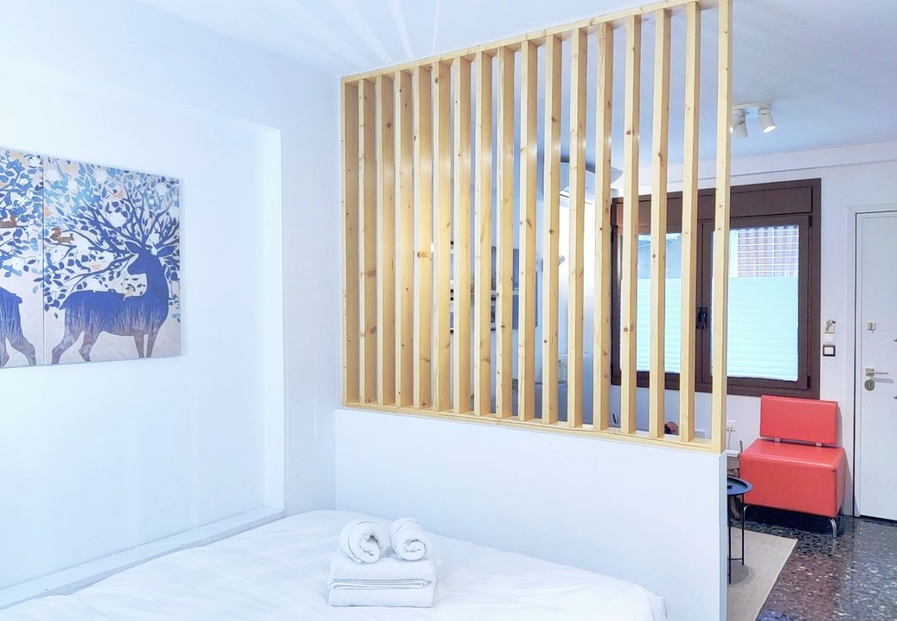 Apartment in Athens - Eirinis Athinaias 11