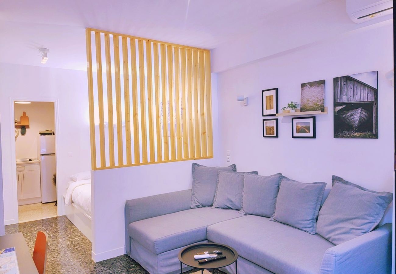 Apartment in Athens - Eirinis Athinaias 11