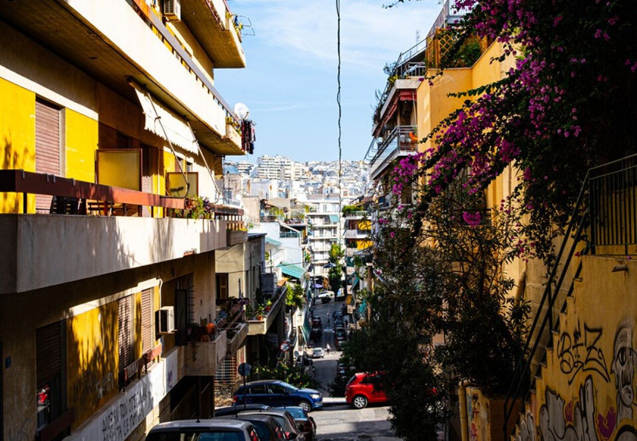 Apartment in Athens - Eirinis Athinaias 11
