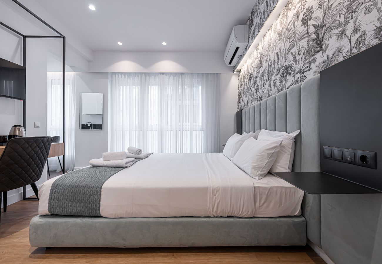 Rent by room in Athens - Kriel Suites 01