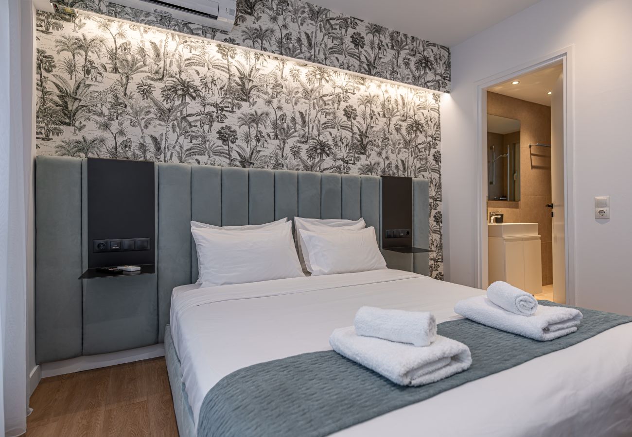 Rent by room in Athens - Kriel Suites 01