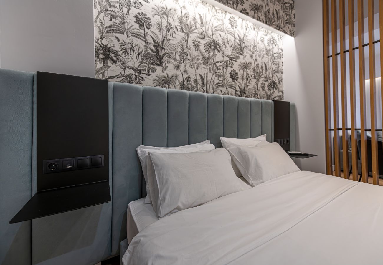 Rent by room in Athens - Kriel Suites 02