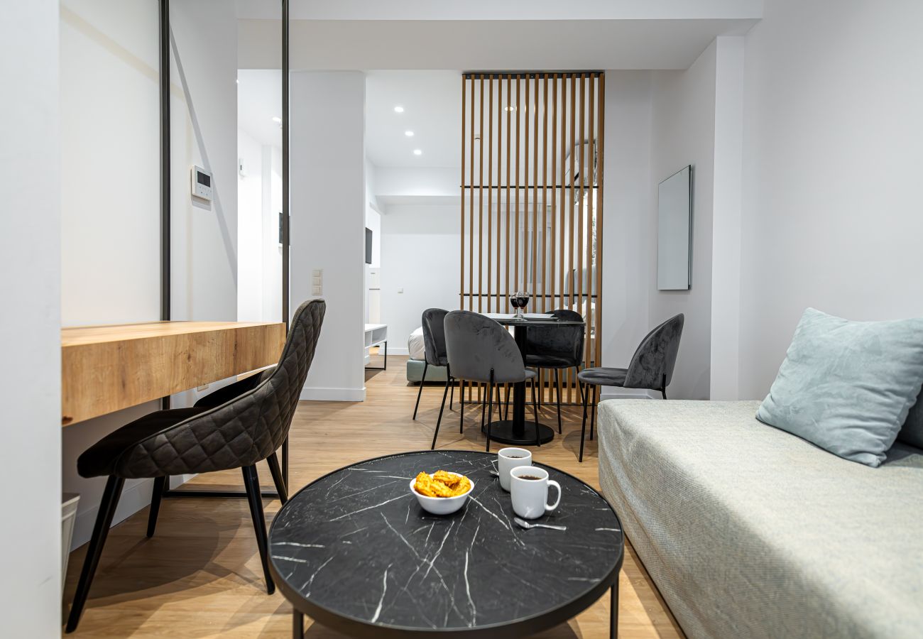 Rent by room in Athens - Kriel Suites 02