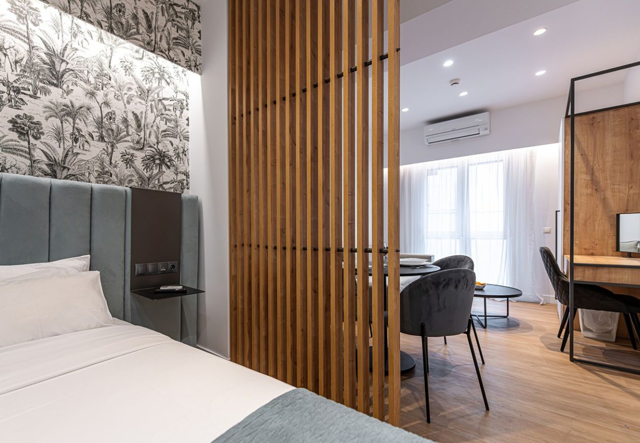 Rent by room in Athens - Kriel Suites 02
