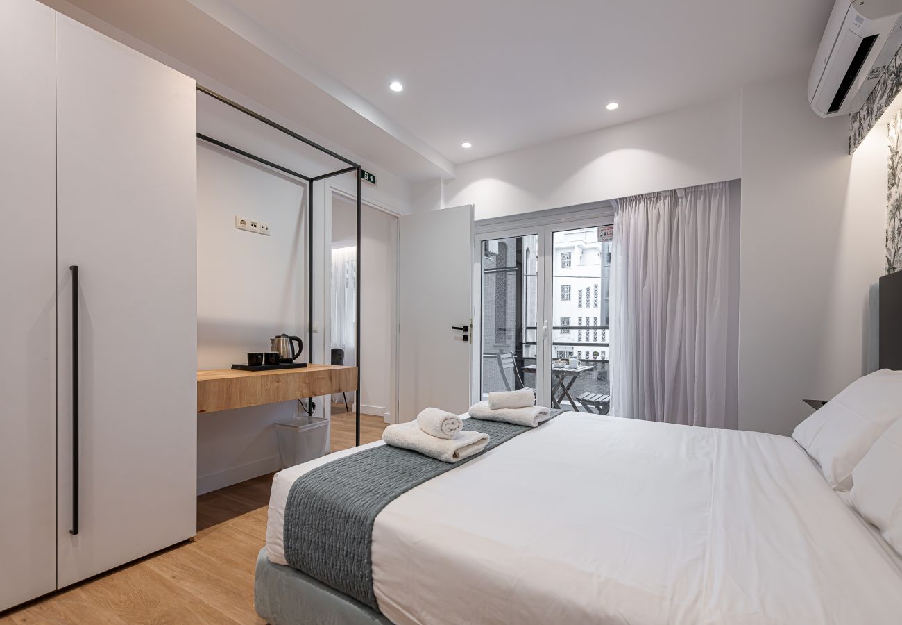 Rent by room in Athens - Kriel Suites 101