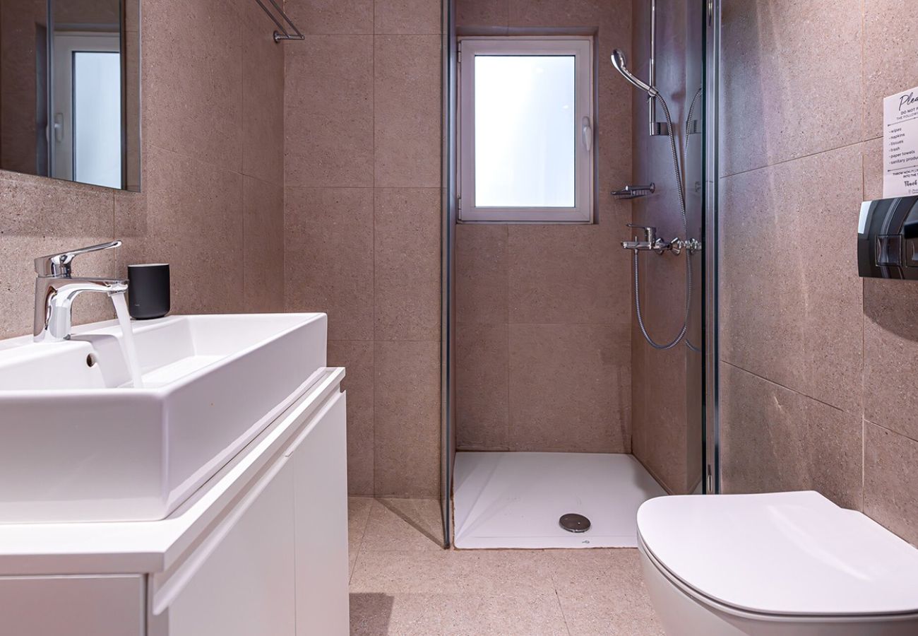 Rent by room in Athens - Kriel Suites 101