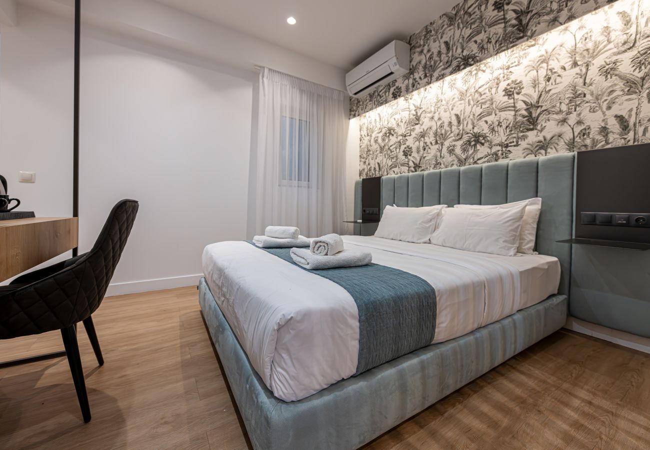 Rent by room in Athens - Kriel Suites 102