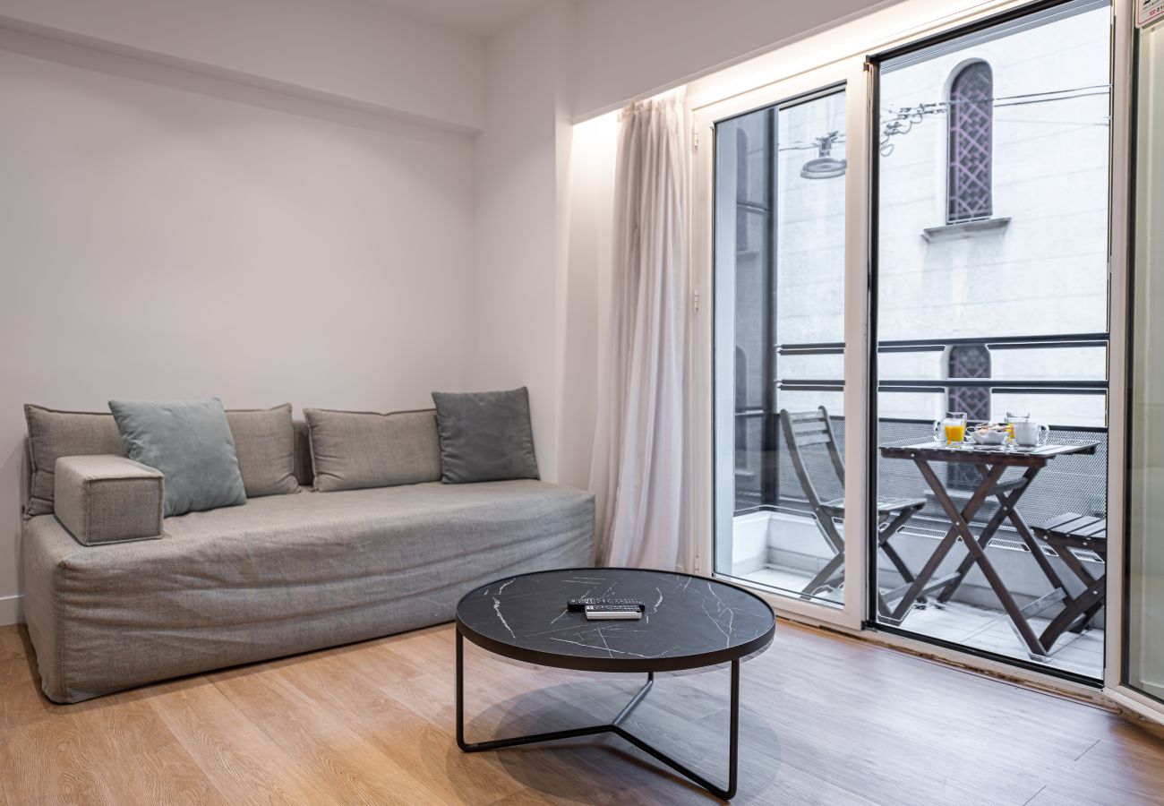 Rent by room in Athens - Kriel Suites 102