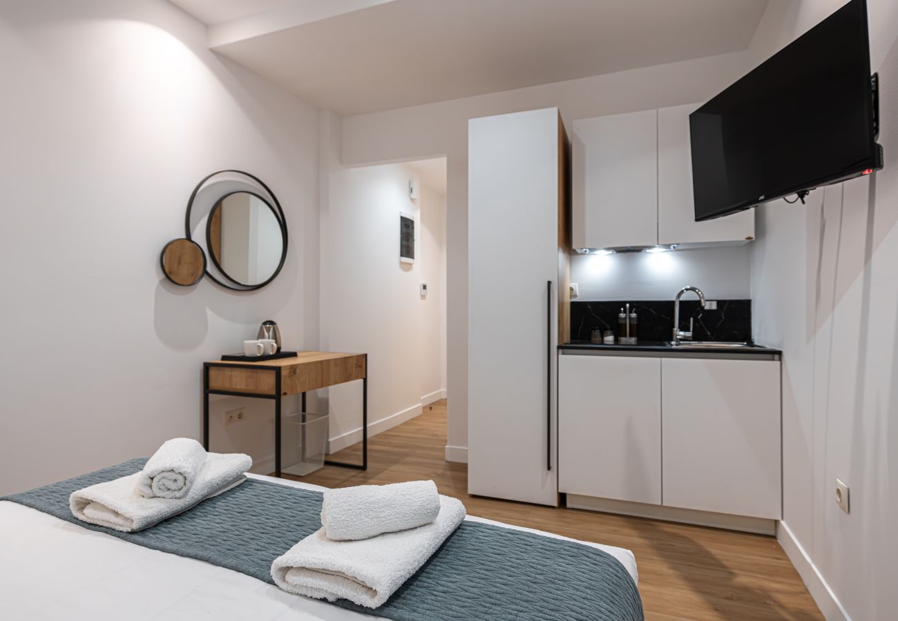 Rent by room in Athens - Kriel Suites 103