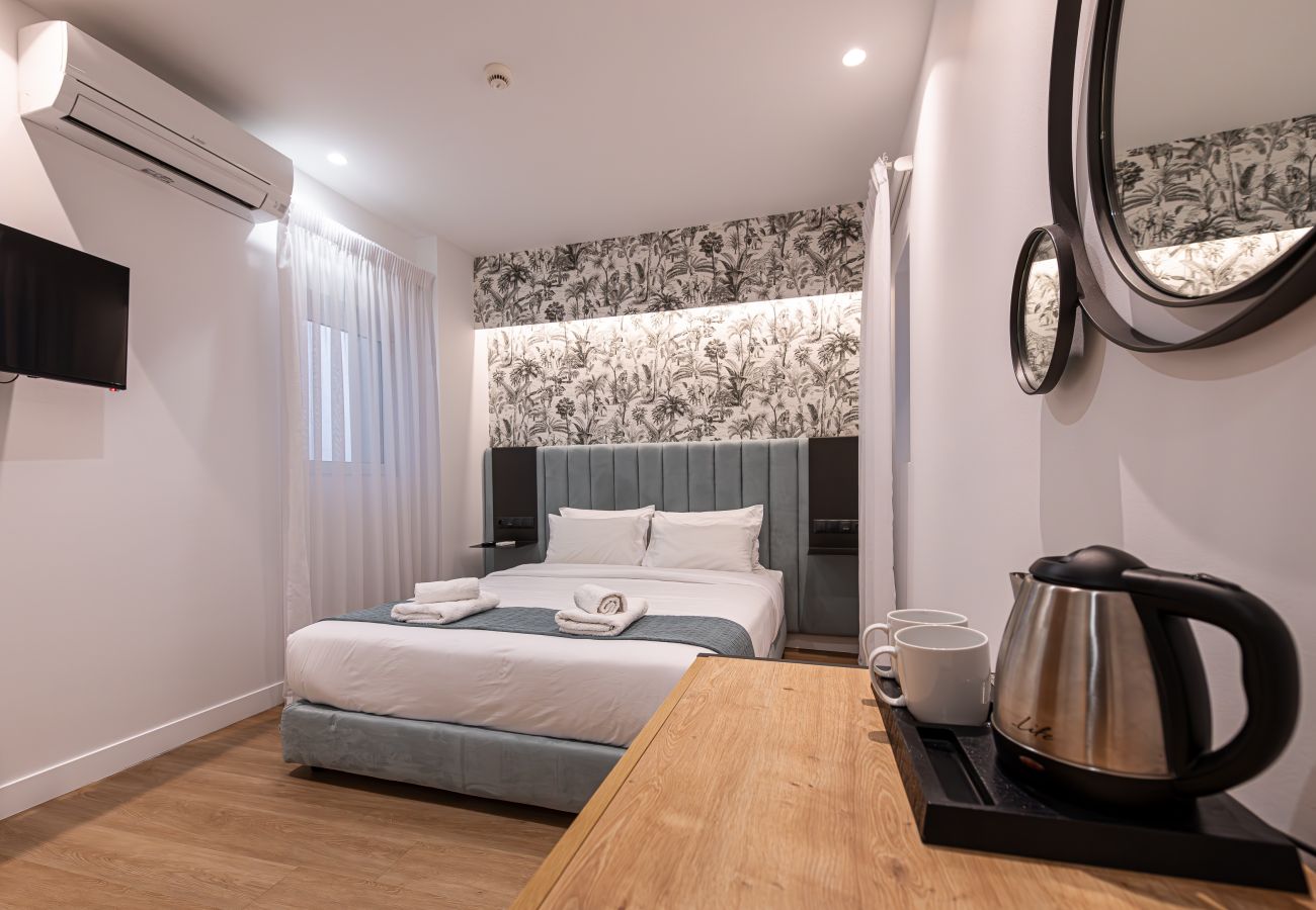 Rent by room in Athens - Kriel Suites 103
